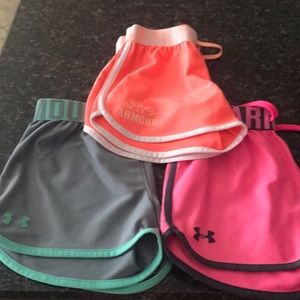 Girls M Under Armour Athletic Shorts